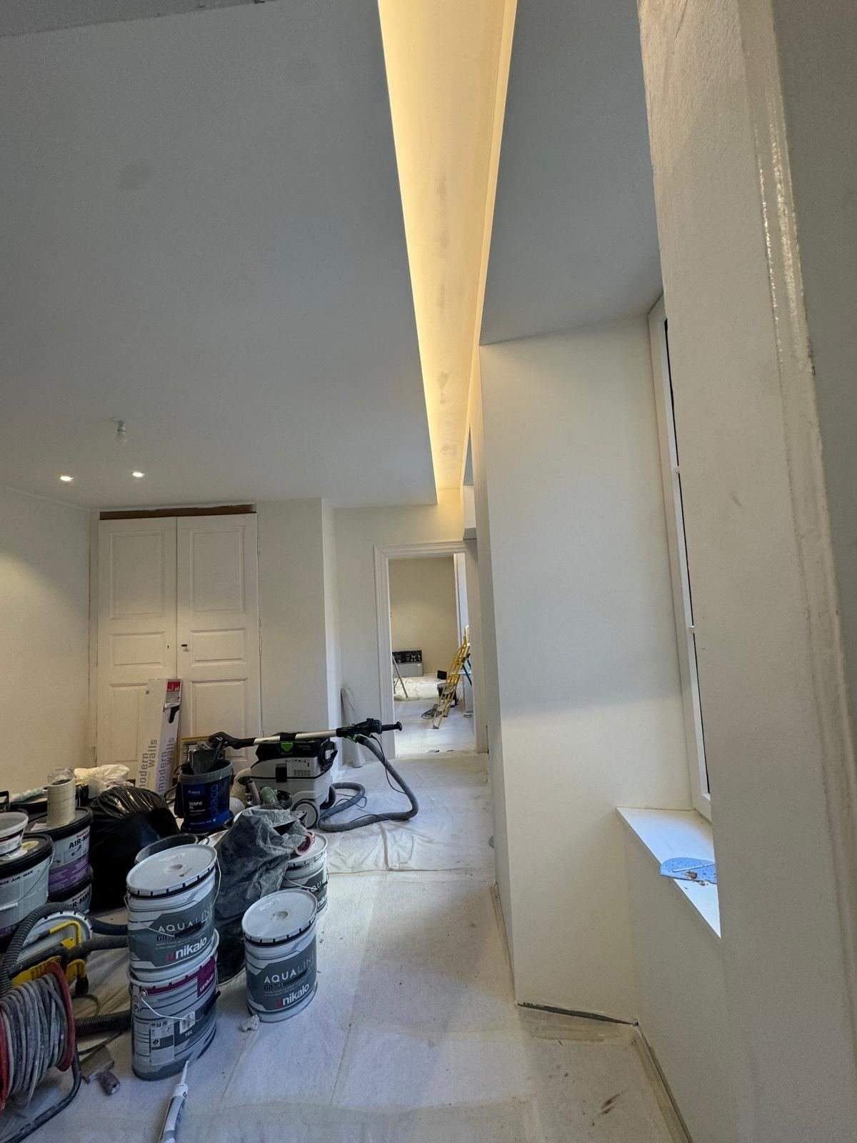 Faux plafond avec éclairage LED indirect