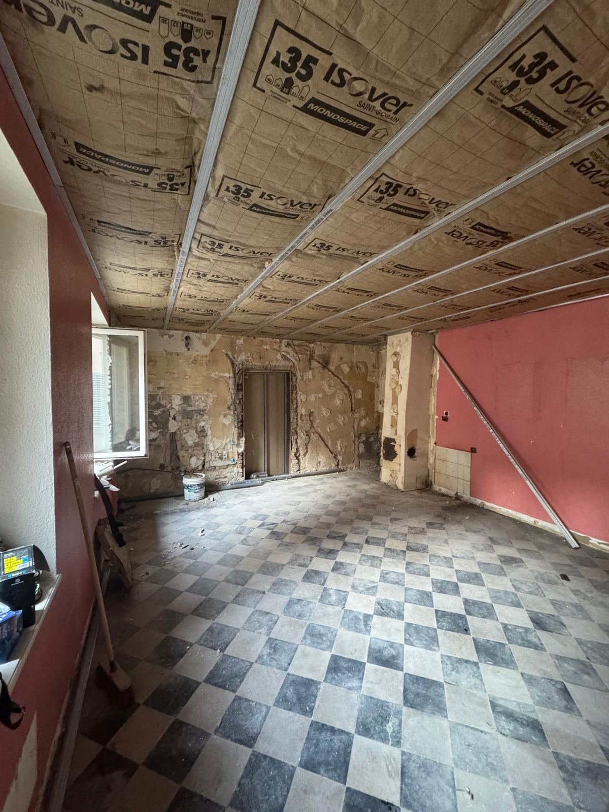 Pièce avant réalisation du plafond coupe-feu